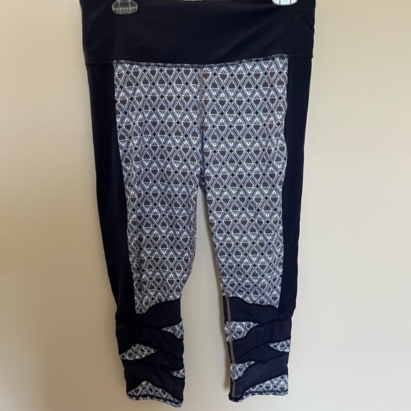 Athleta Leggings Geometric Capri Blue Large - Picture 1 of 8